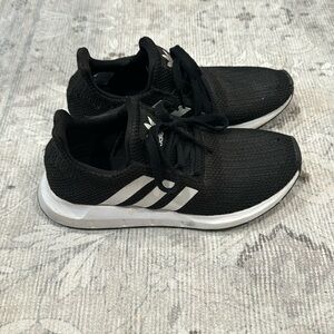 Adidas swift run women’s